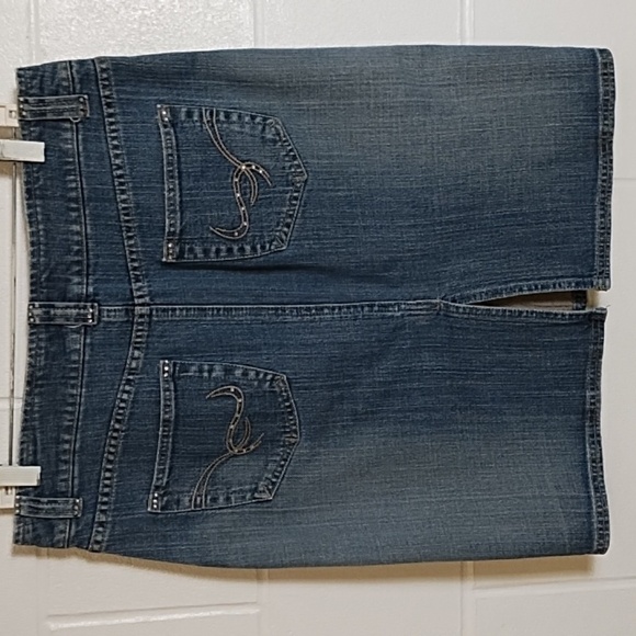 Vintage Y2K Stretch Denim Button Front Back Slit Skirt with a Touch of Bling 7/8 - Picture 2 of 10